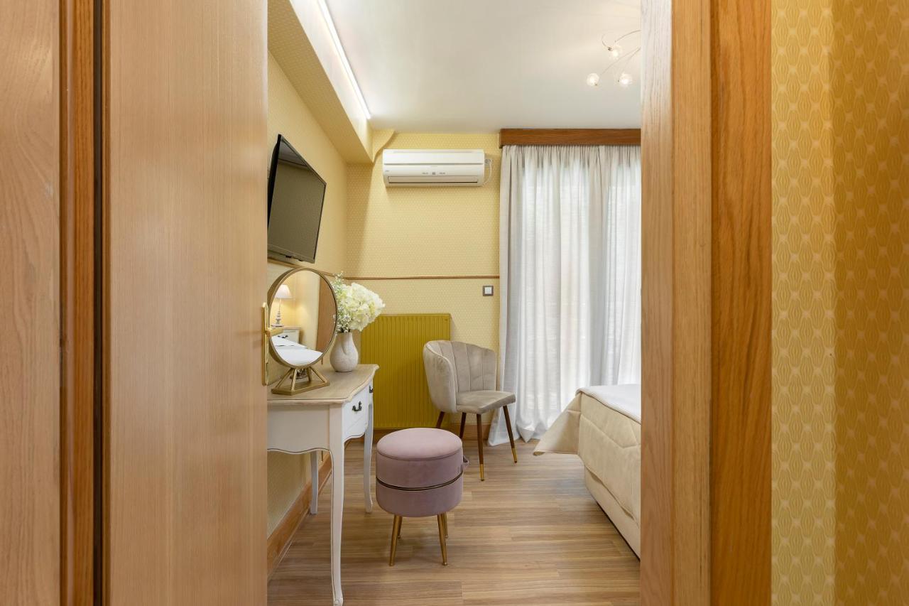 Vouliagmeni'S Elegance By Acropolis Suites Atenas Exterior foto