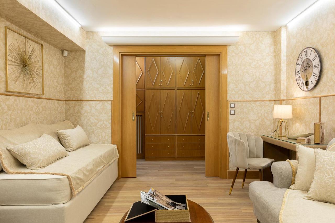 Vouliagmeni'S Elegance By Acropolis Suites Atenas Exterior foto